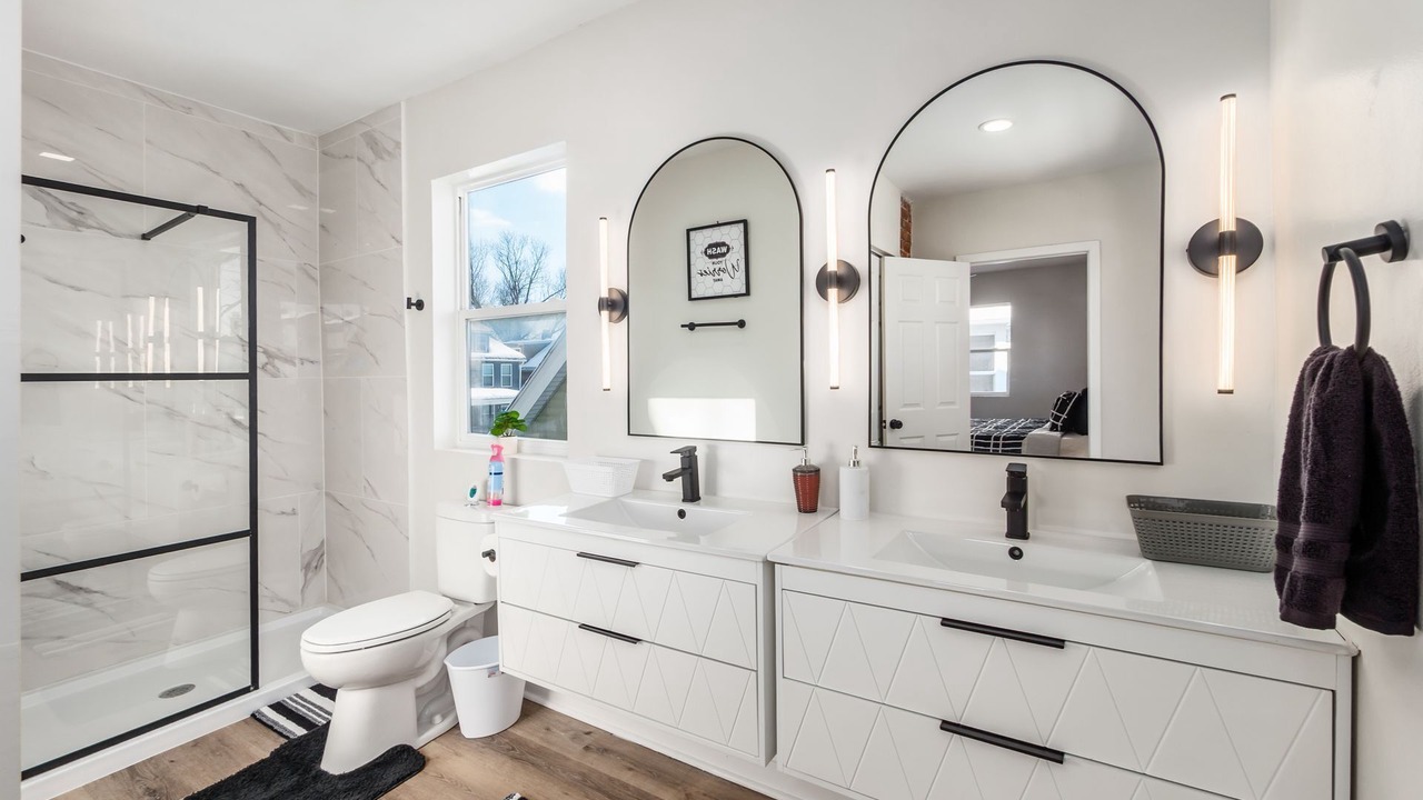 Photo of Bathroom in Livingston Park