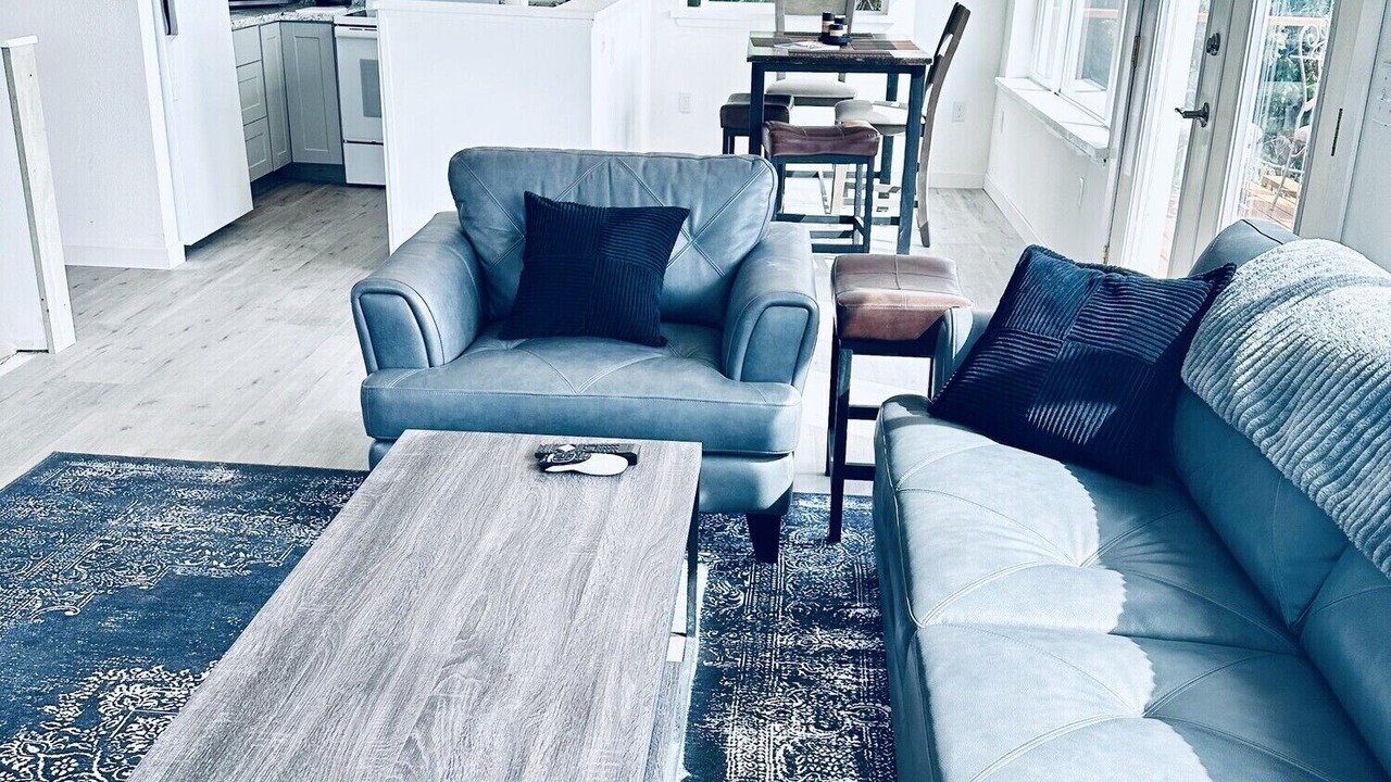 Photo of Livingroom in Homer