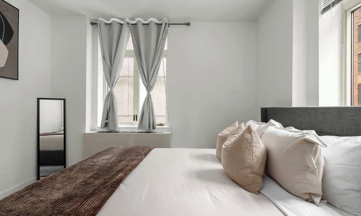 Photo of Bedroom in Midtown West