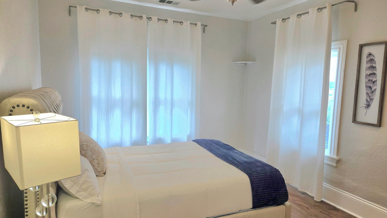 Photo of Bedroom in Oak Center