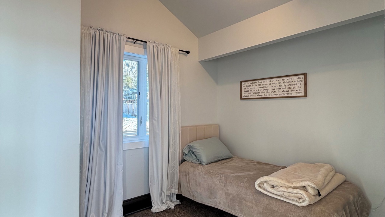Photo of Bedroom in Saxman