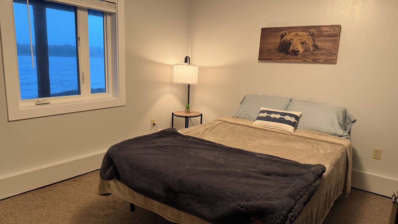 Photo of Bedroom in Saxman