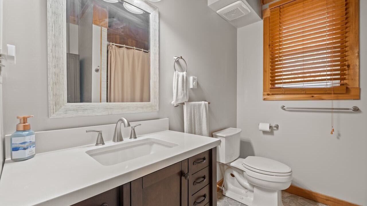 Photo of Bathroom in Newland