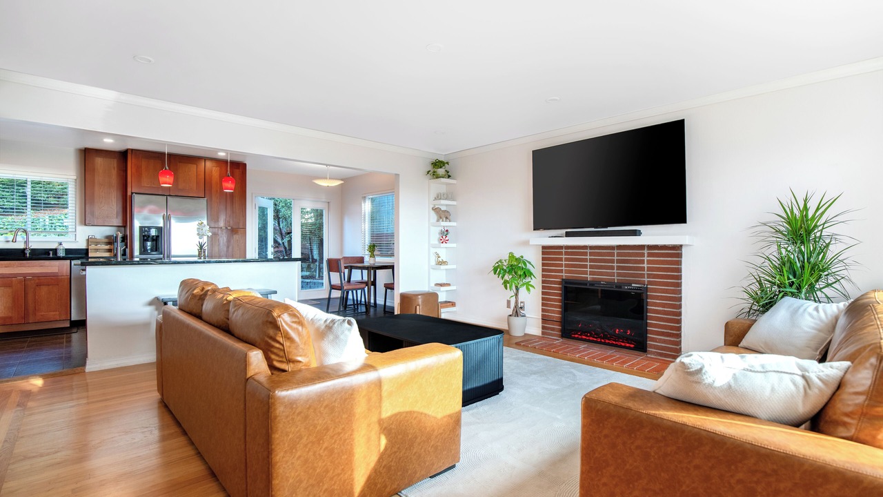 Photo of Livingroom in East Richmond Heights