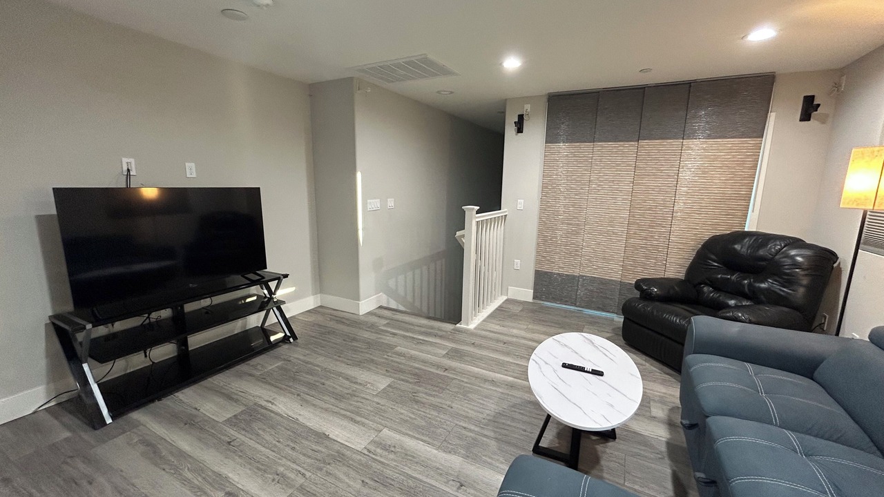 Photo of Livingroom in Newark