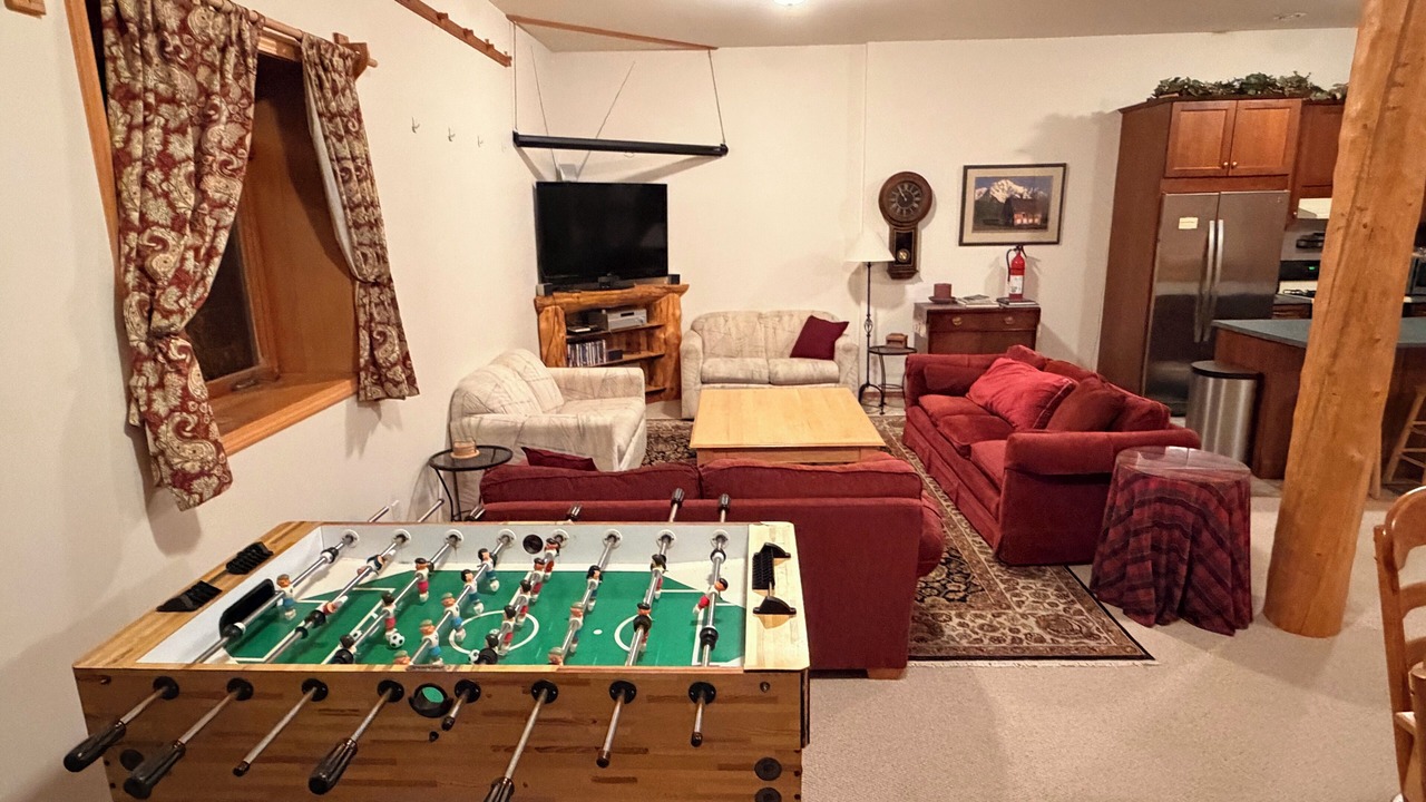 Photo of Livingroom in Fishhook