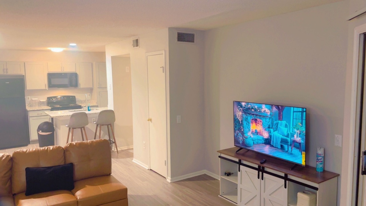 Photo of Livingroom in Tuttle West