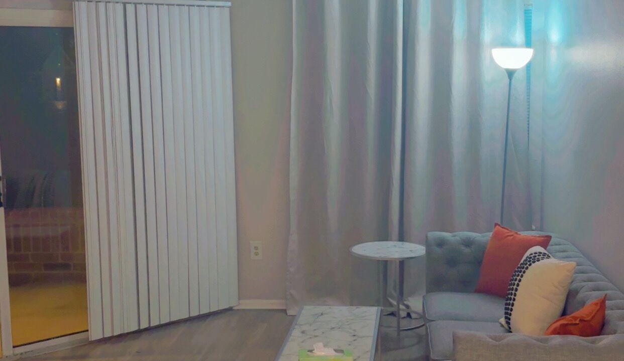 Photo of Livingroom in Tuttle West