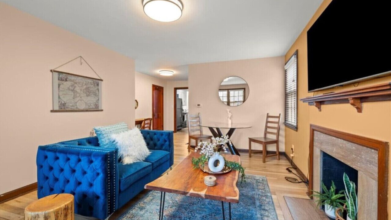 Photo of Livingroom in Clintonville