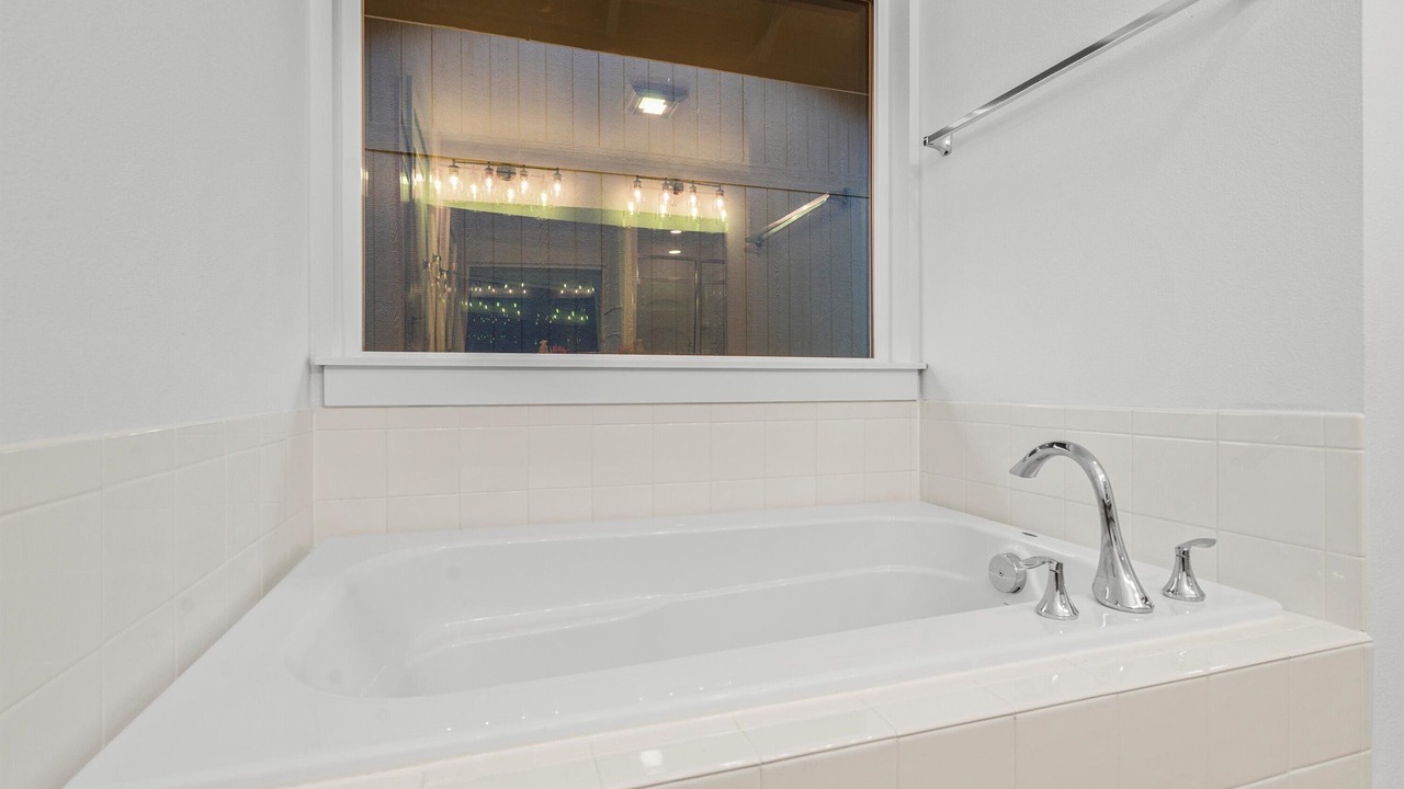 Photo of Bathroom in Bayshore - Klatt