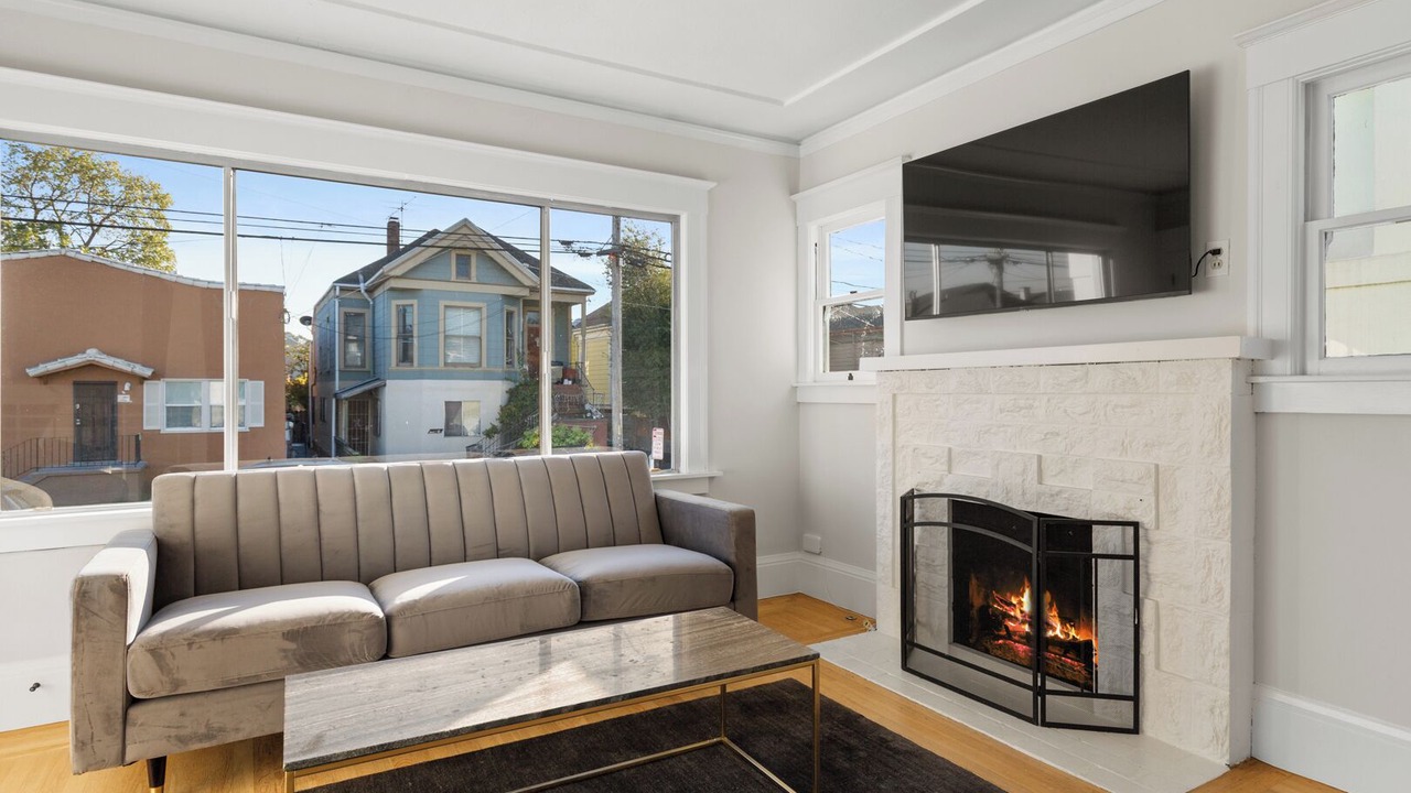 Photo of Livingroom in Emeryville