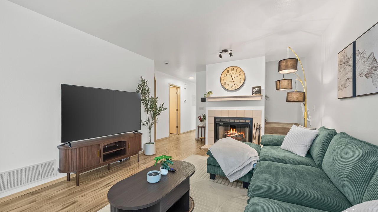 Photo of Livingroom in University Area