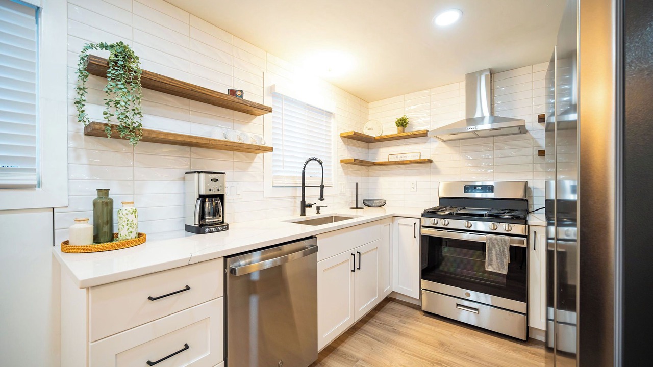 Photo of Kitchen in Summit Station