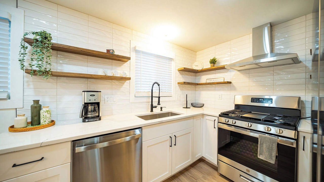 Photo of Kitchen in Summit Station