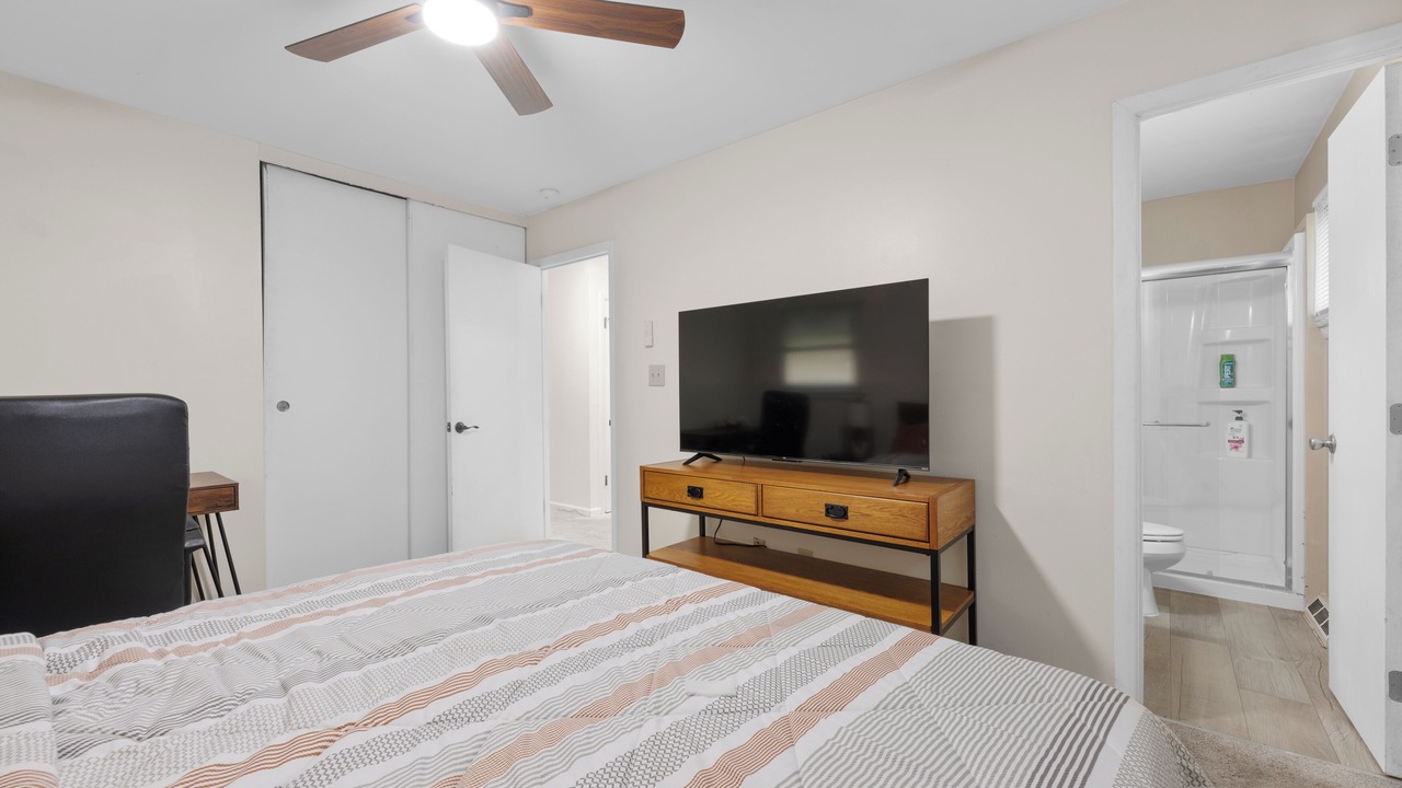 Photo of Bedroom in Summit Station