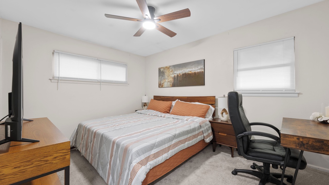 Photo of Bedroom in Summit Station