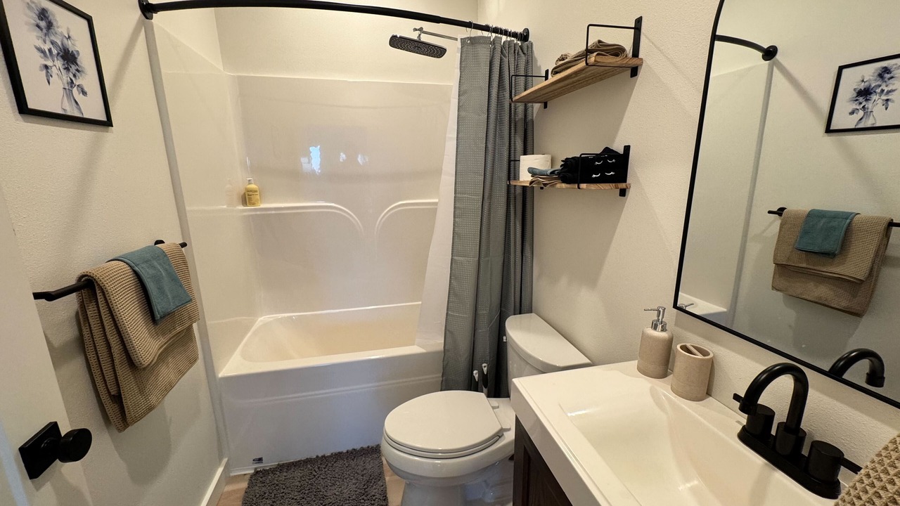Photo of Bathroom in Diamond Ridge