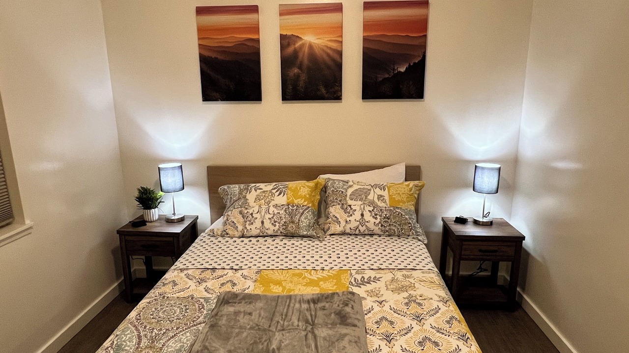 Photo of Bedroom in Downtown Skagway