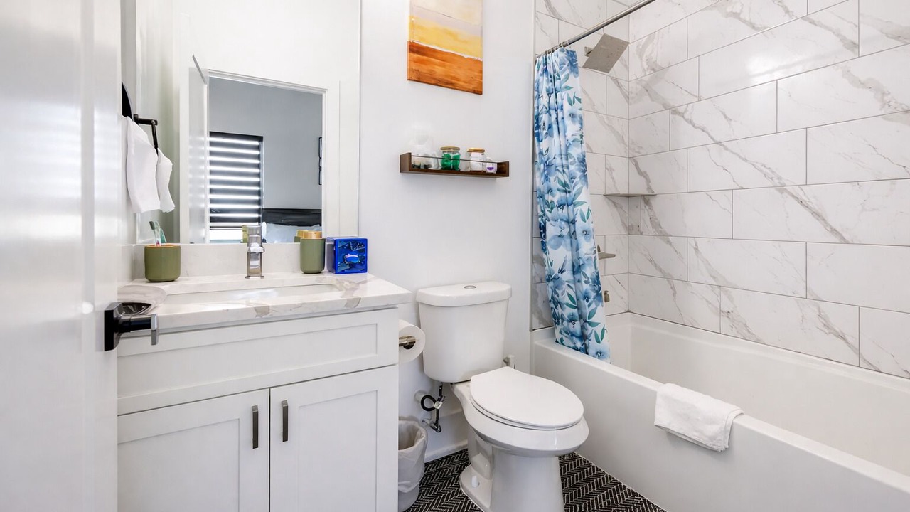 Photo of Bathroom in Jefferson Park
