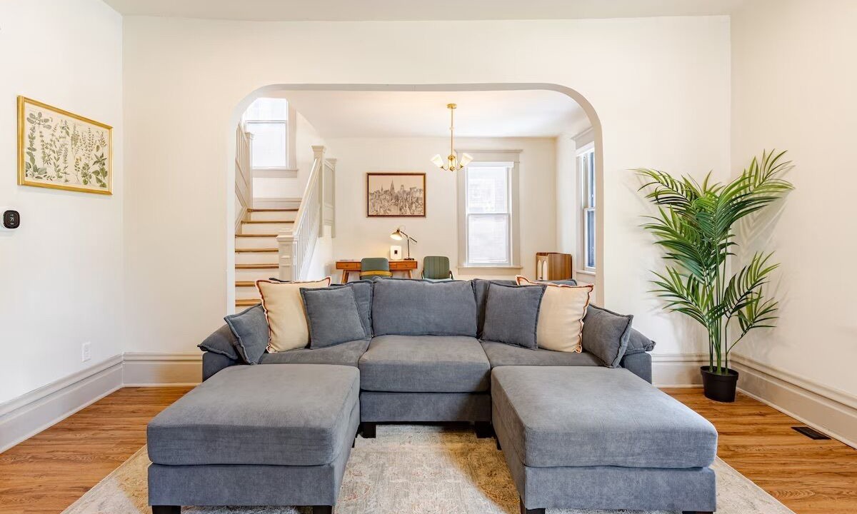 Photo of Livingroom in Franklin Park