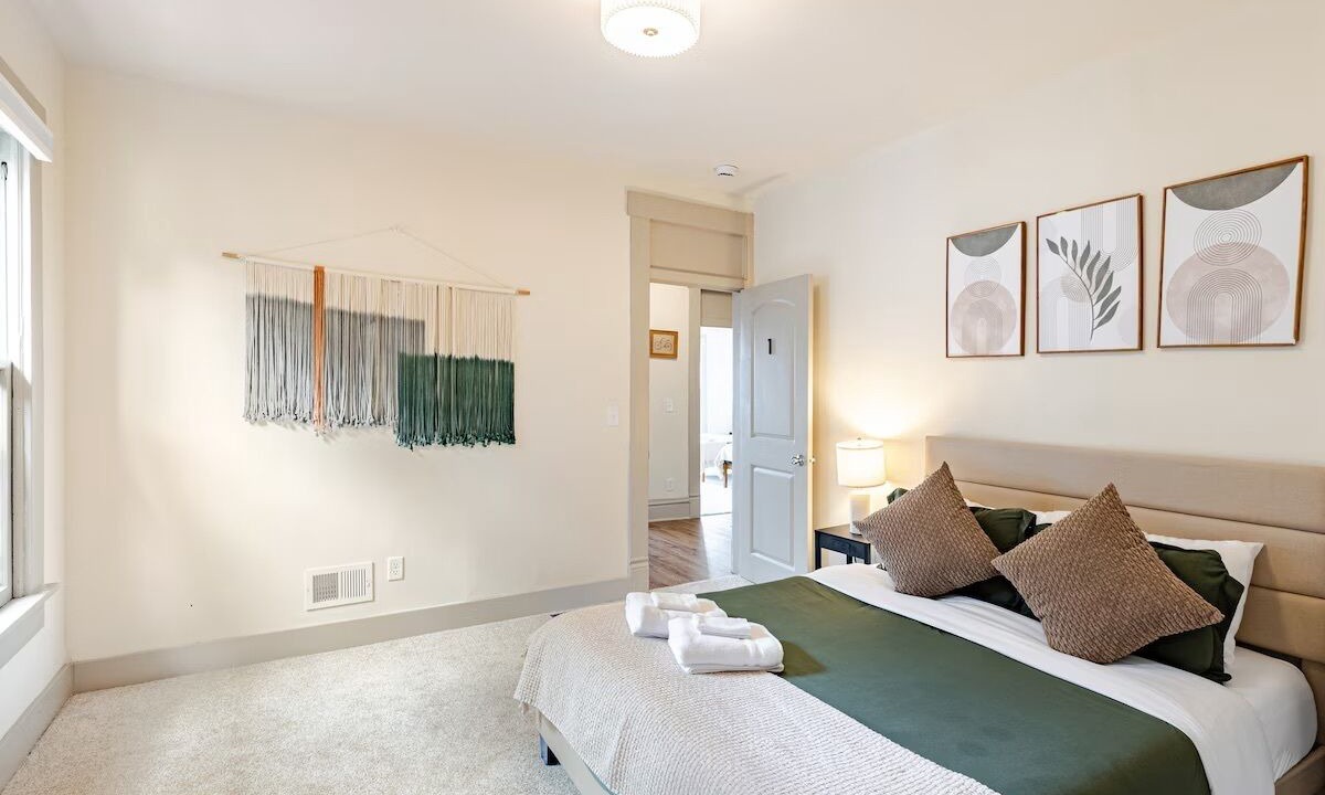 Photo of Bedroom in Franklin Park