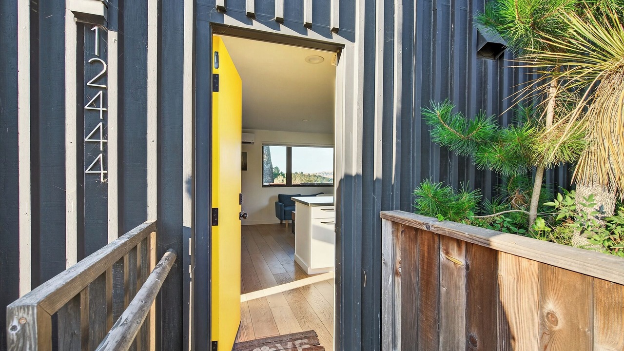 Photo of Outdoor in Skyline-Hillcrest Estates