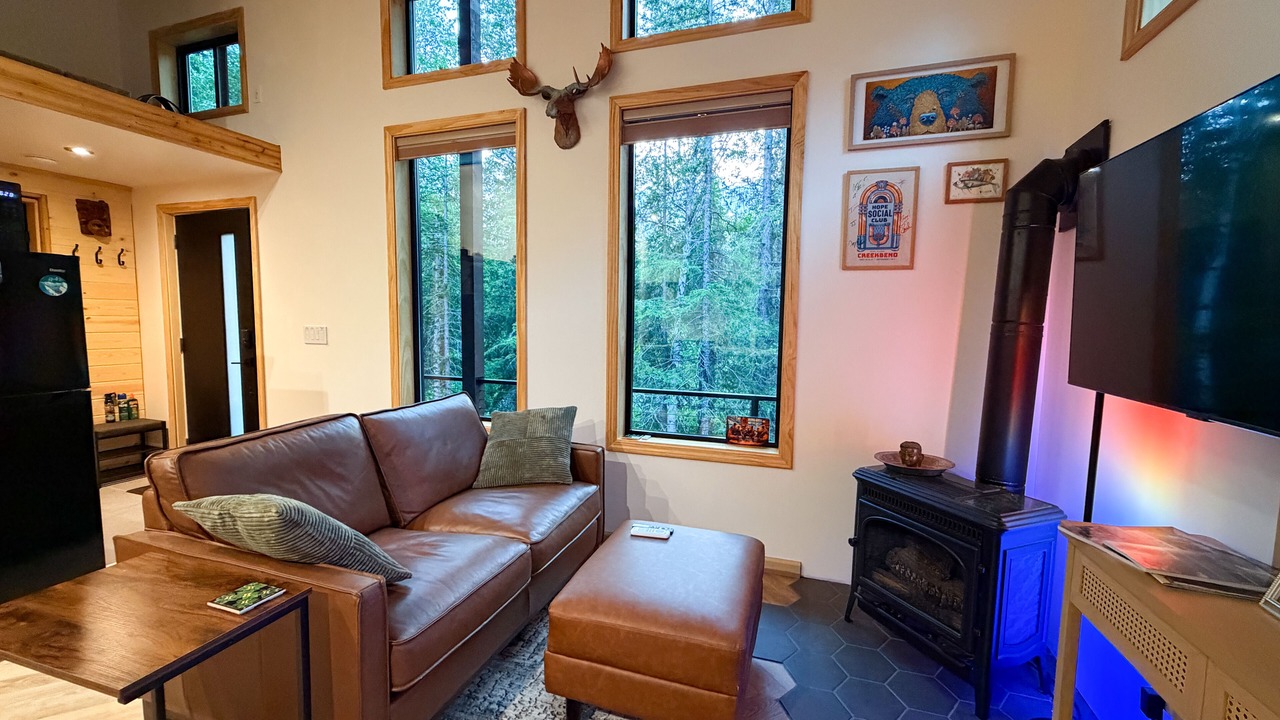 Photo of Livingroom in Moose Pass
