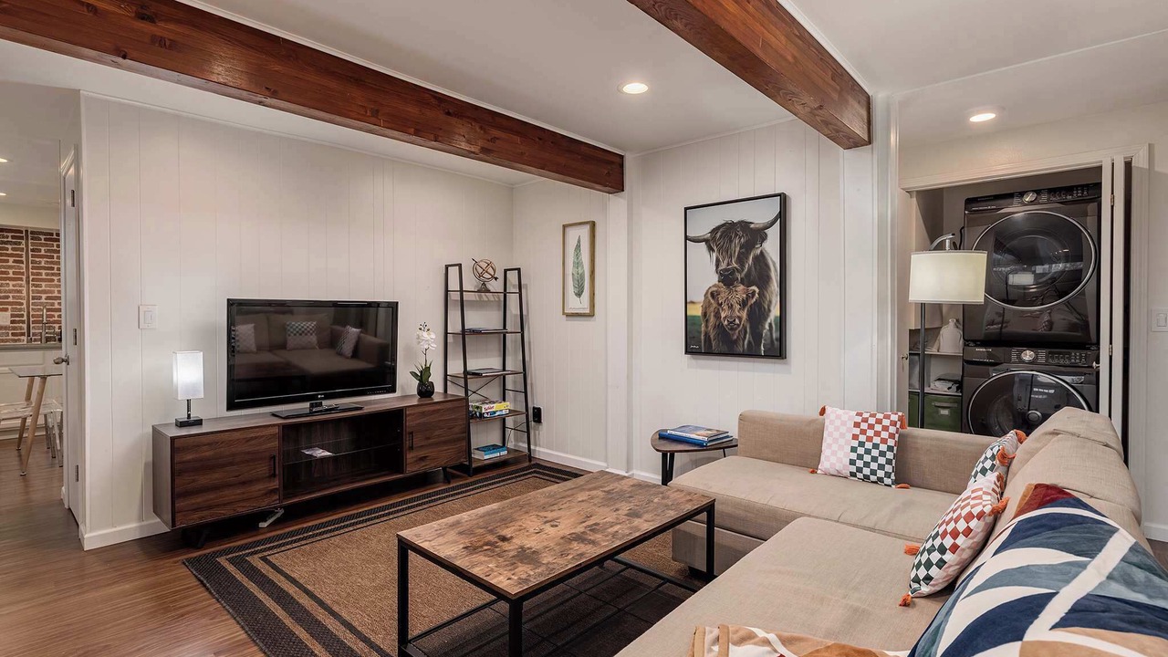 Photo of Livingroom in Fairview