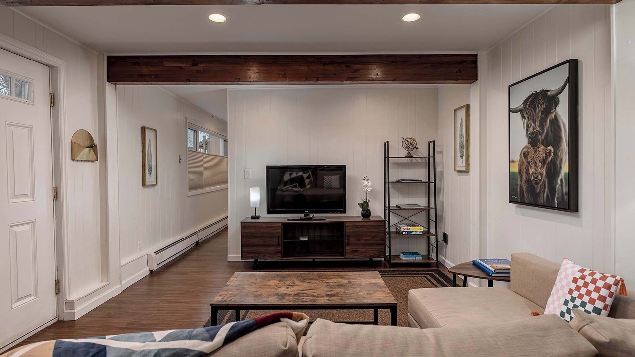 Photo of Livingroom in Fairview