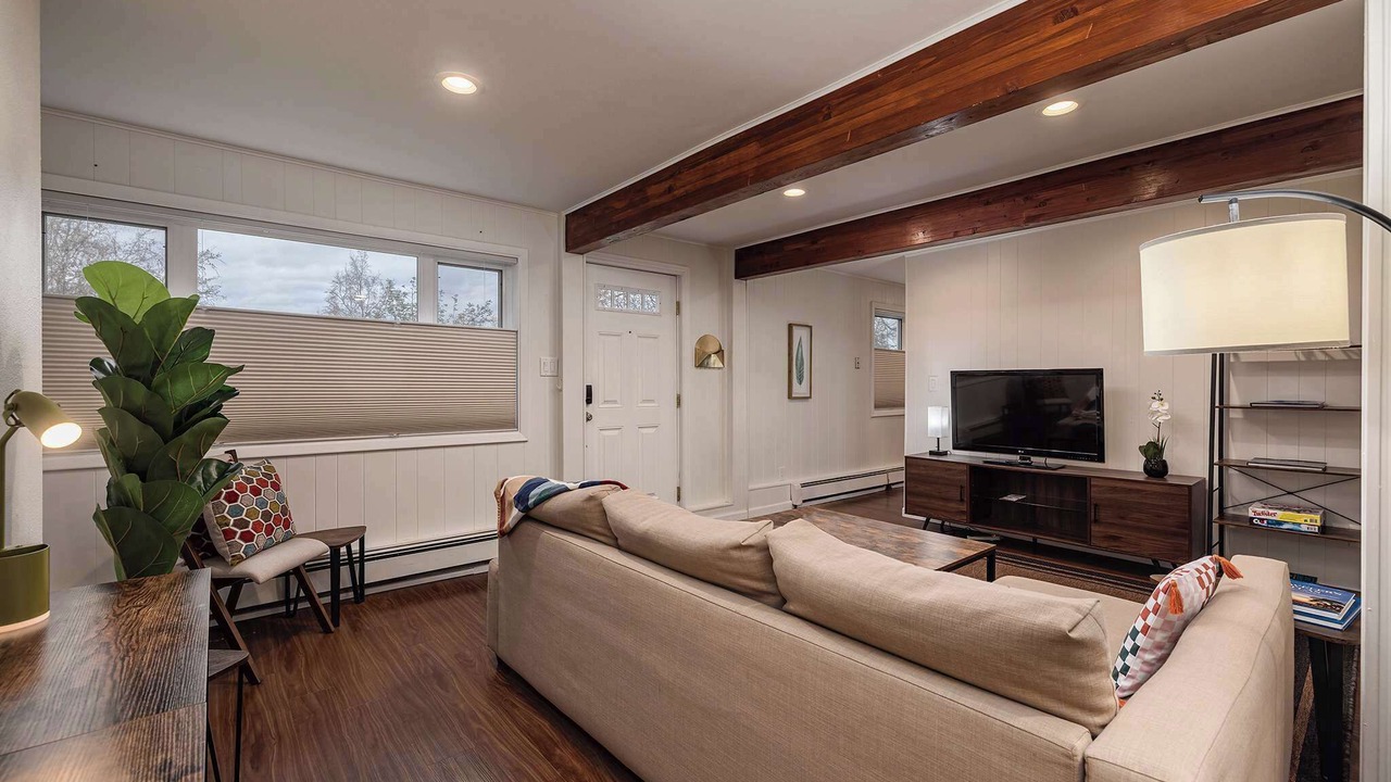 Photo of Livingroom in Fairview