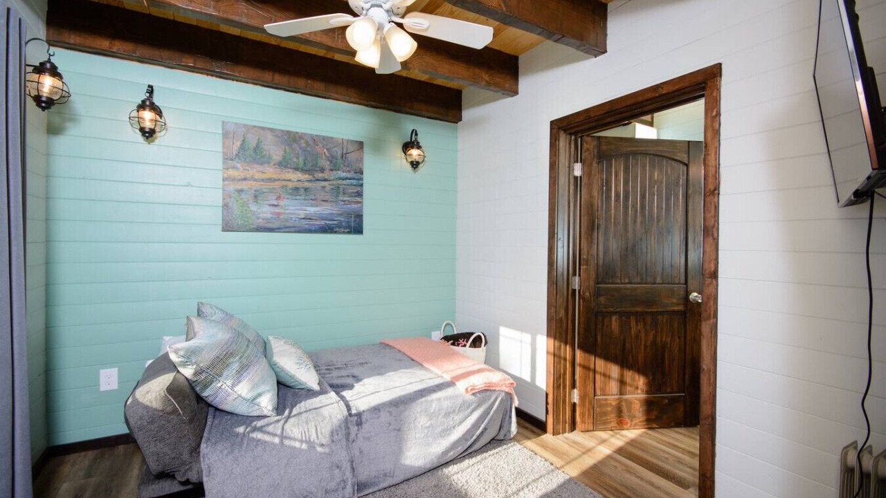 Photo of Bedroom in Homer