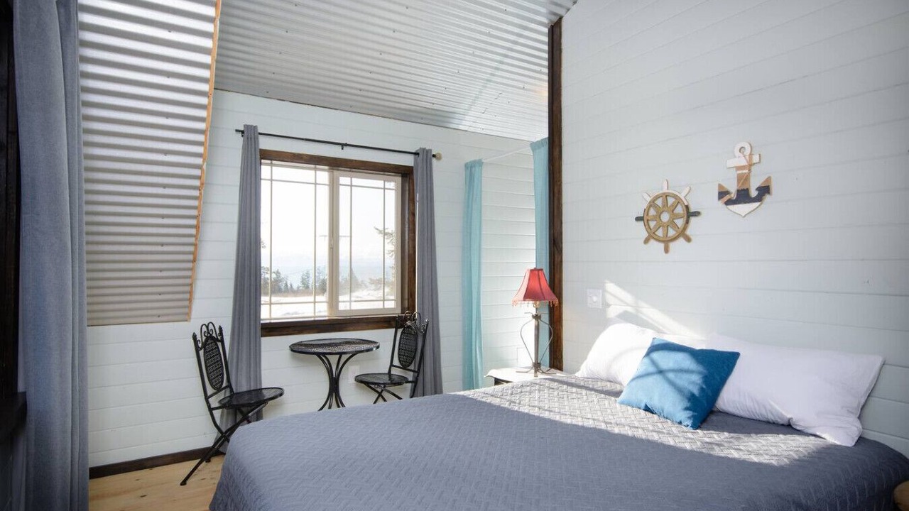Photo of Bedroom in Homer
