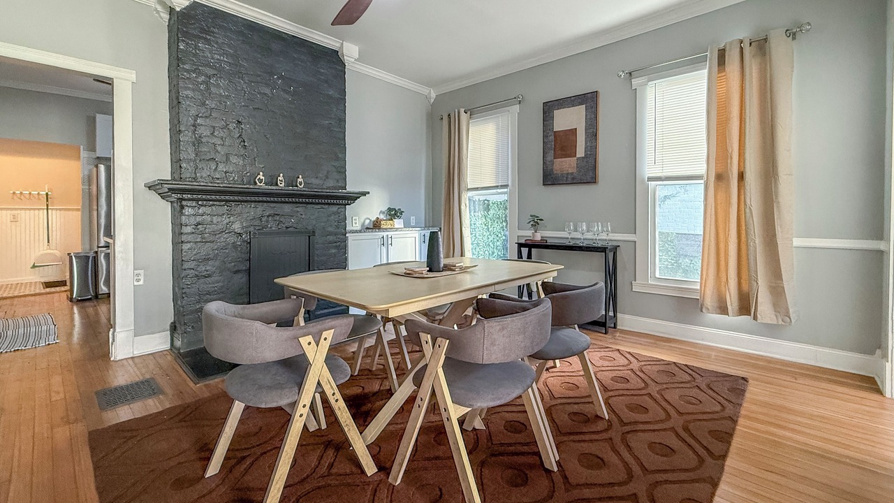 Photo of Livingroom in Olde Towne East