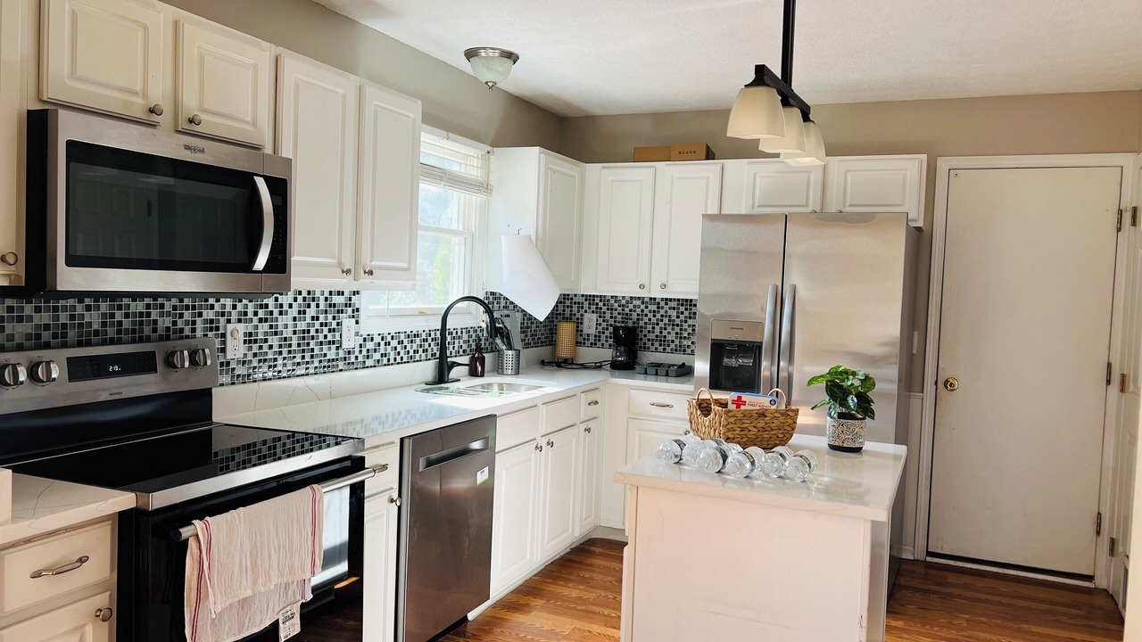 Photo of Kitchen in Lewis Center