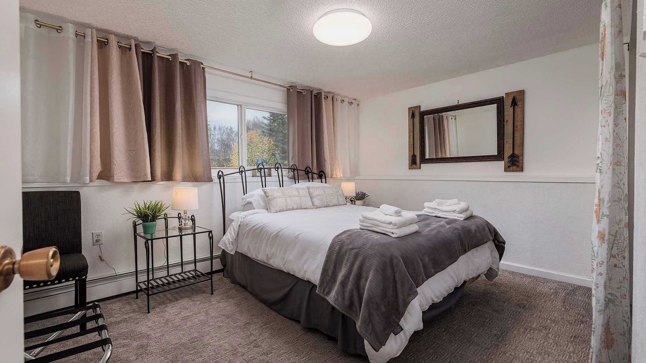 Photo of Bedroom in Taku - Campbell