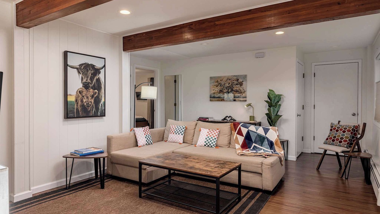 Photo of Livingroom in Fairview