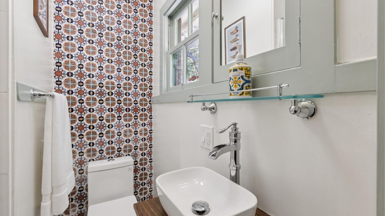 Photo of Bathroom in Thousand Oaks