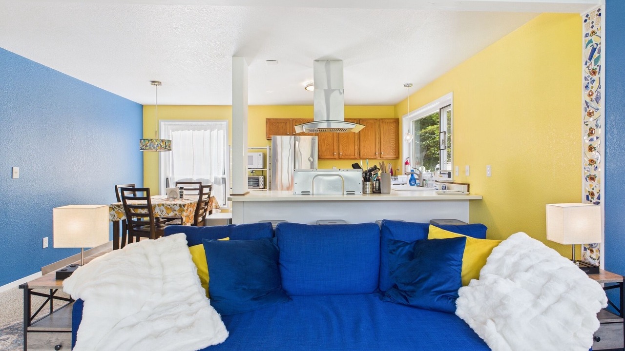 Photo of Livingroom in West Juneau