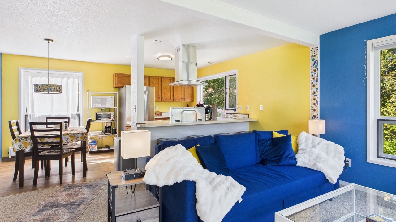 Photo of Livingroom in West Juneau