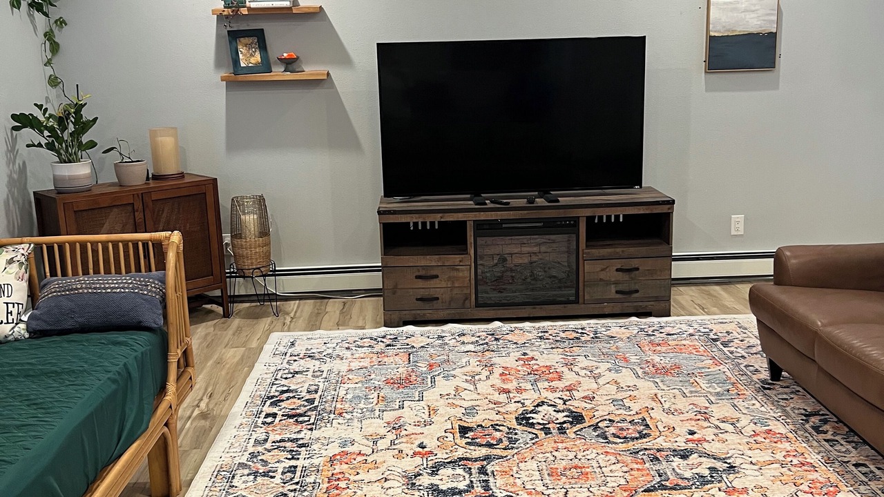 Photo of Livingroom in College
