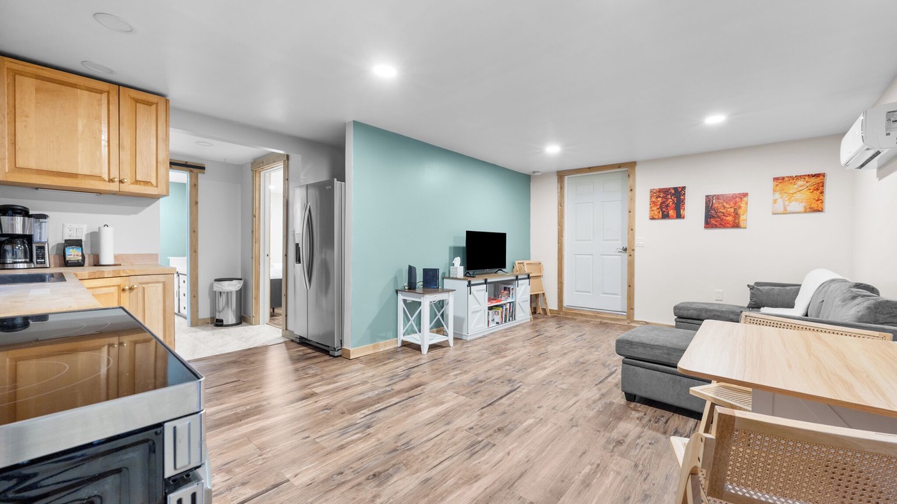 Photo of Livingroom in Pittsfield