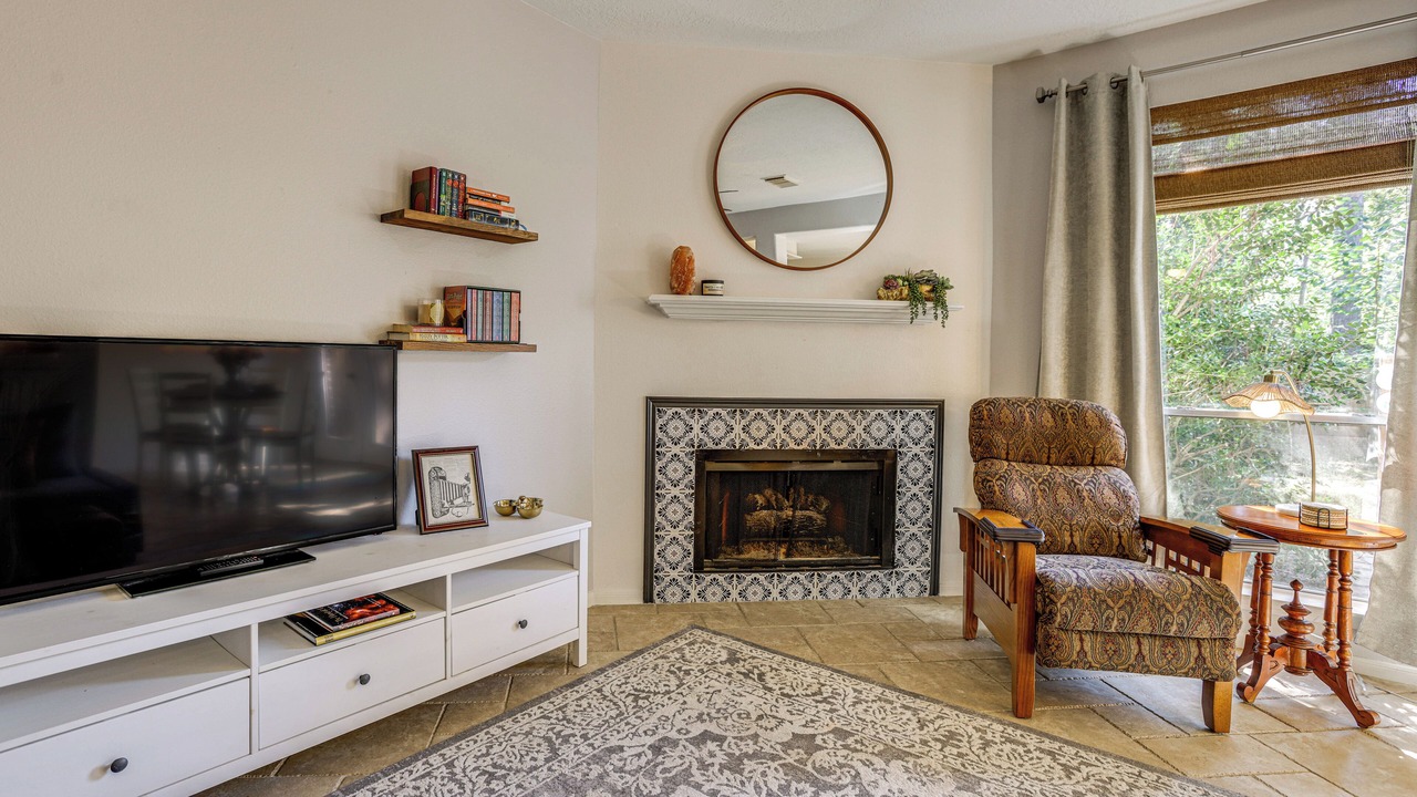 Photo of Livingroom in Panther Creek