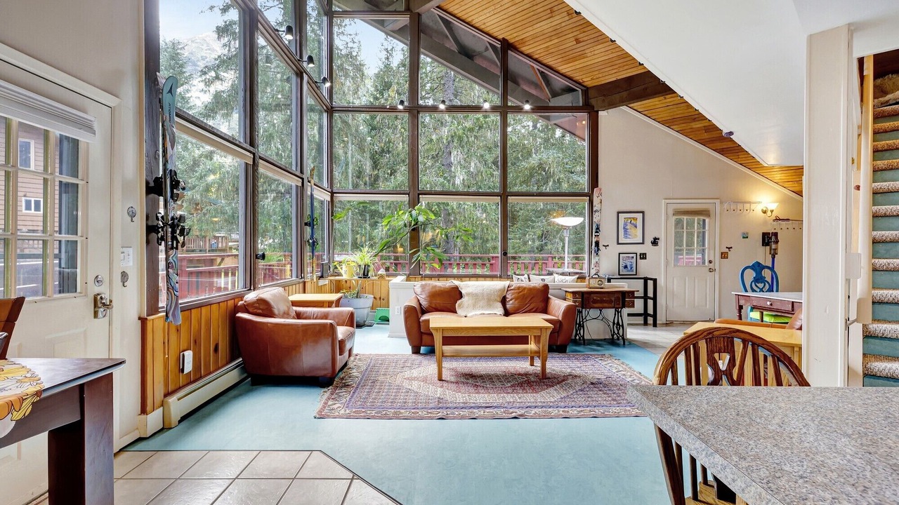Photo of Livingroom in Alyeska