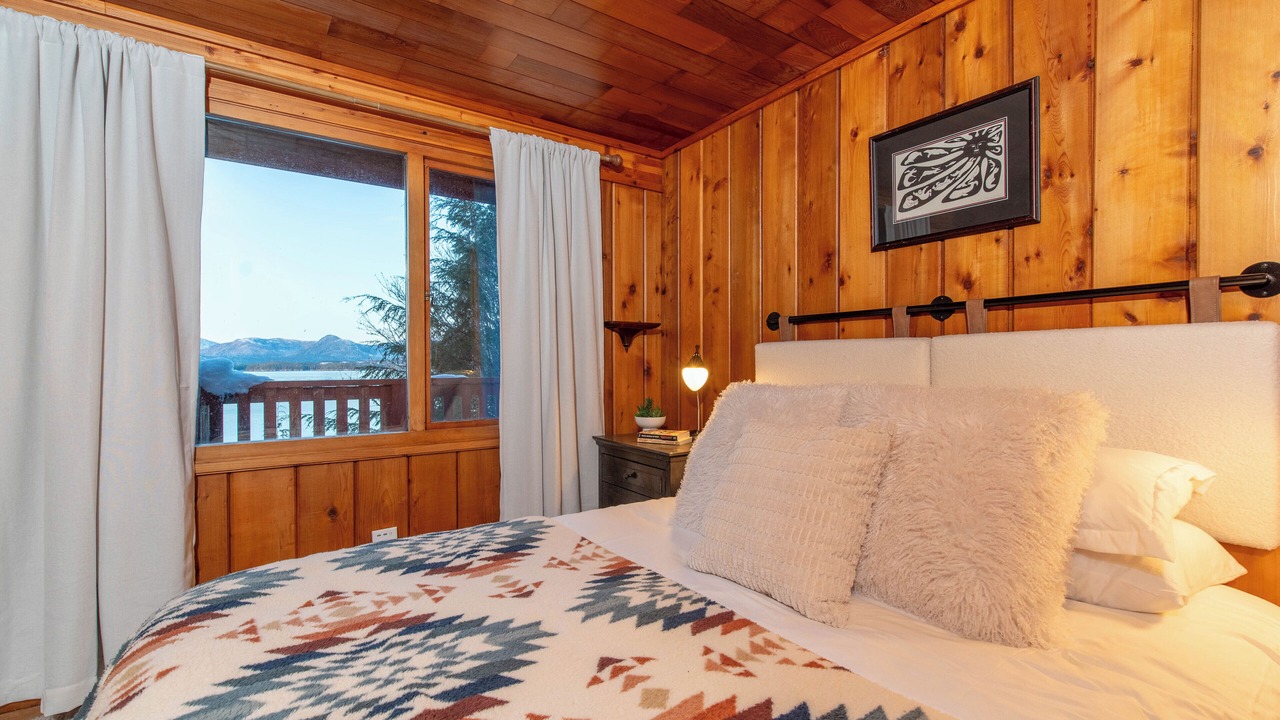 Photo of Bedroom in Ketchikan