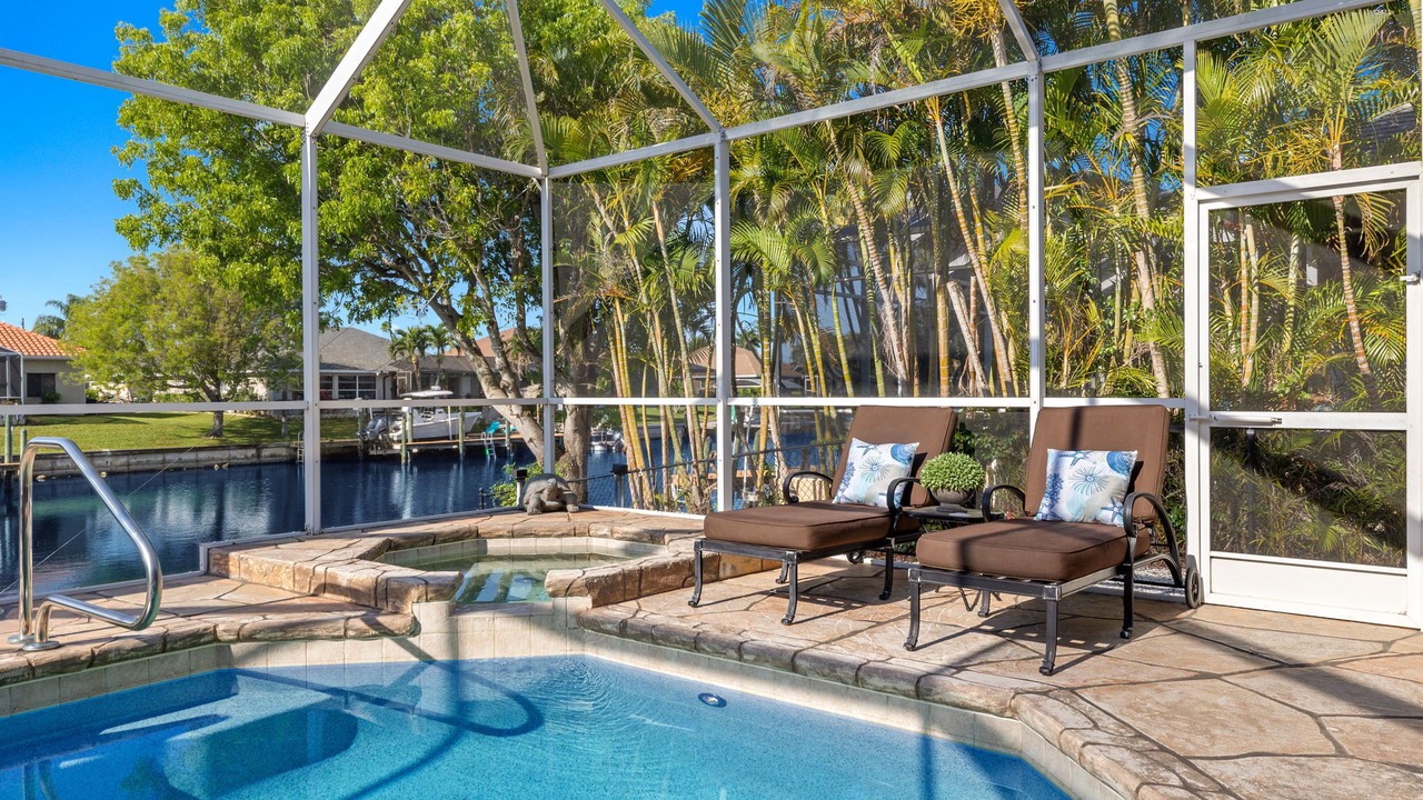 Photo of Outdoor in Pelican