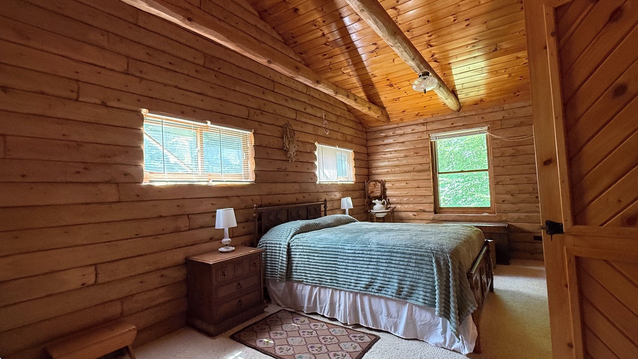 Photo of Bedroom in Farmington Falls