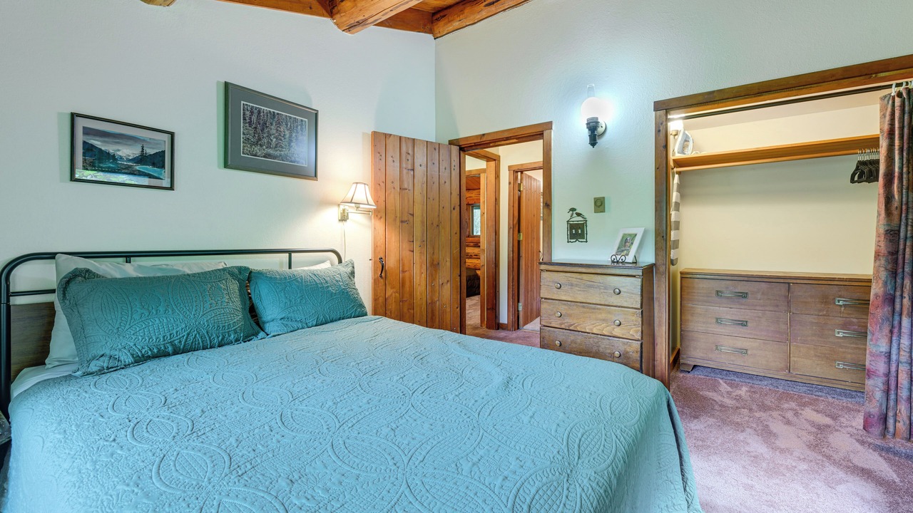 Photo of Bedroom in Diamond Ridge