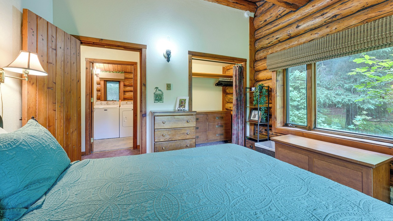 Photo of Bedroom in Diamond Ridge