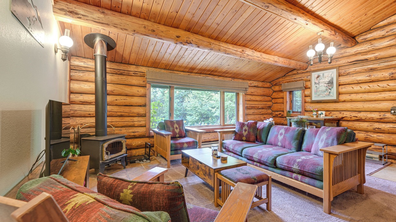 Photo of Livingroom in Diamond Ridge