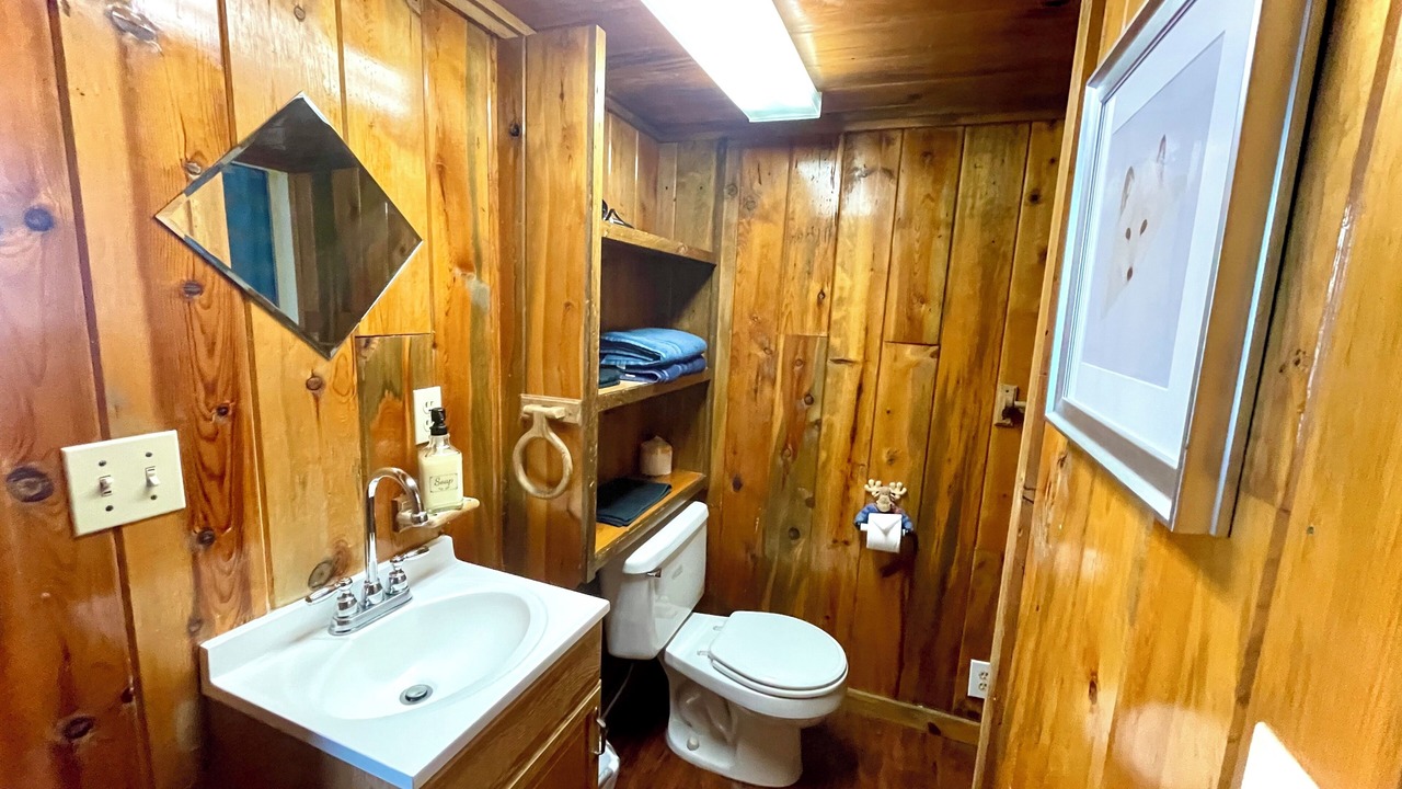 Photo of Bathroom in Deltana
